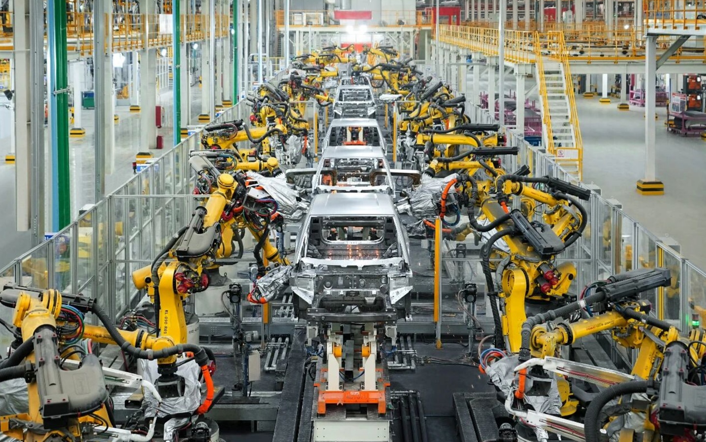 Industry Restructuring: ICE Automakers Divest Non-Core Manufacturing Assets 